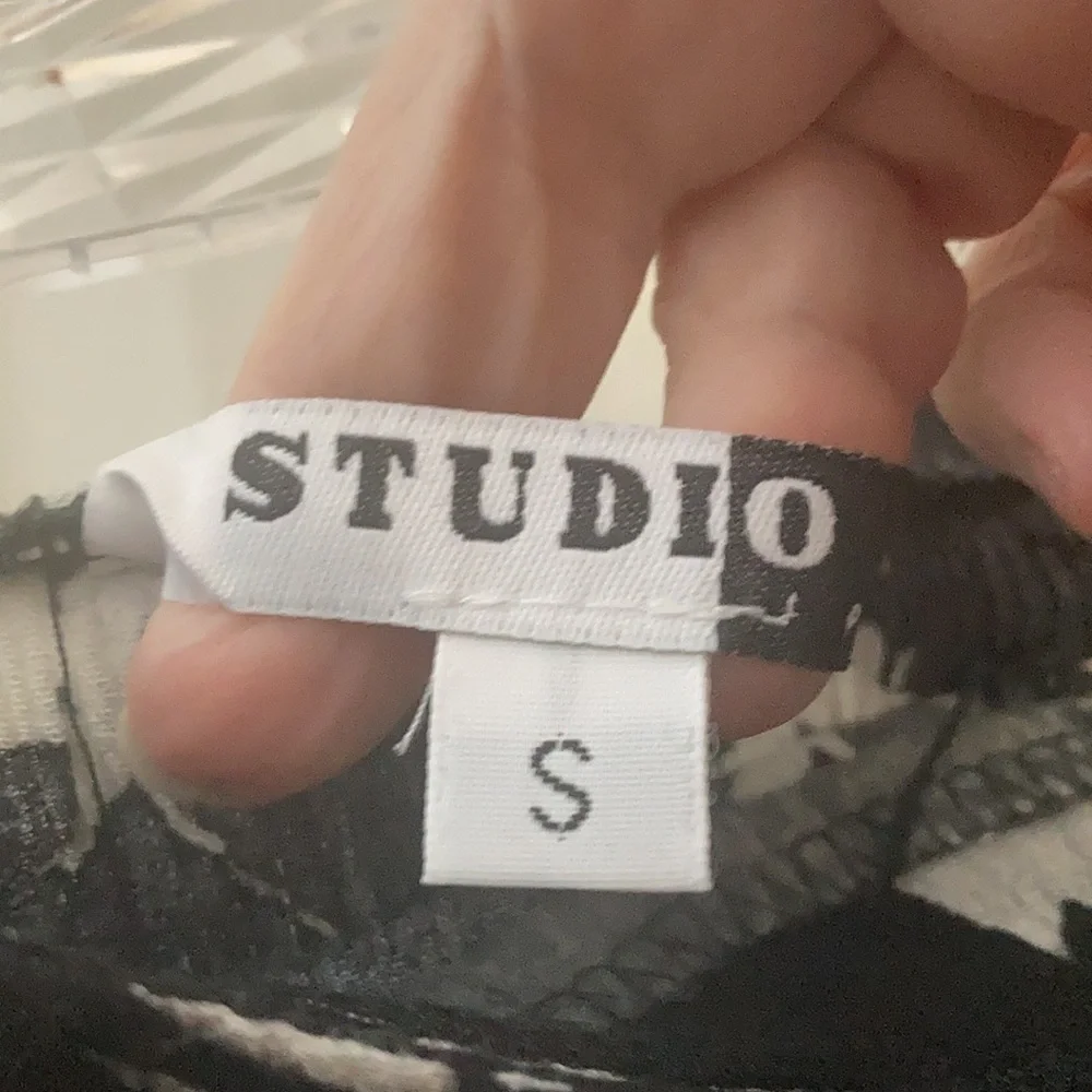 FINAL MARKDOWN Studio JPR crinkle shorts small